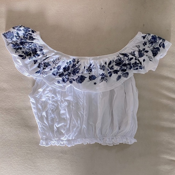 SALE GARAGE White Off-the-Shoulder crop top with Navy Embroidered Collar size XS - Picture 7 of 7